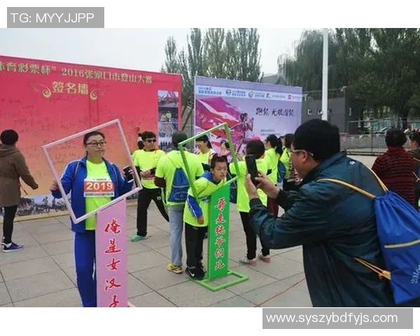 挑战足球明星签名的极限之旅寻找偶像的足迹与梦想